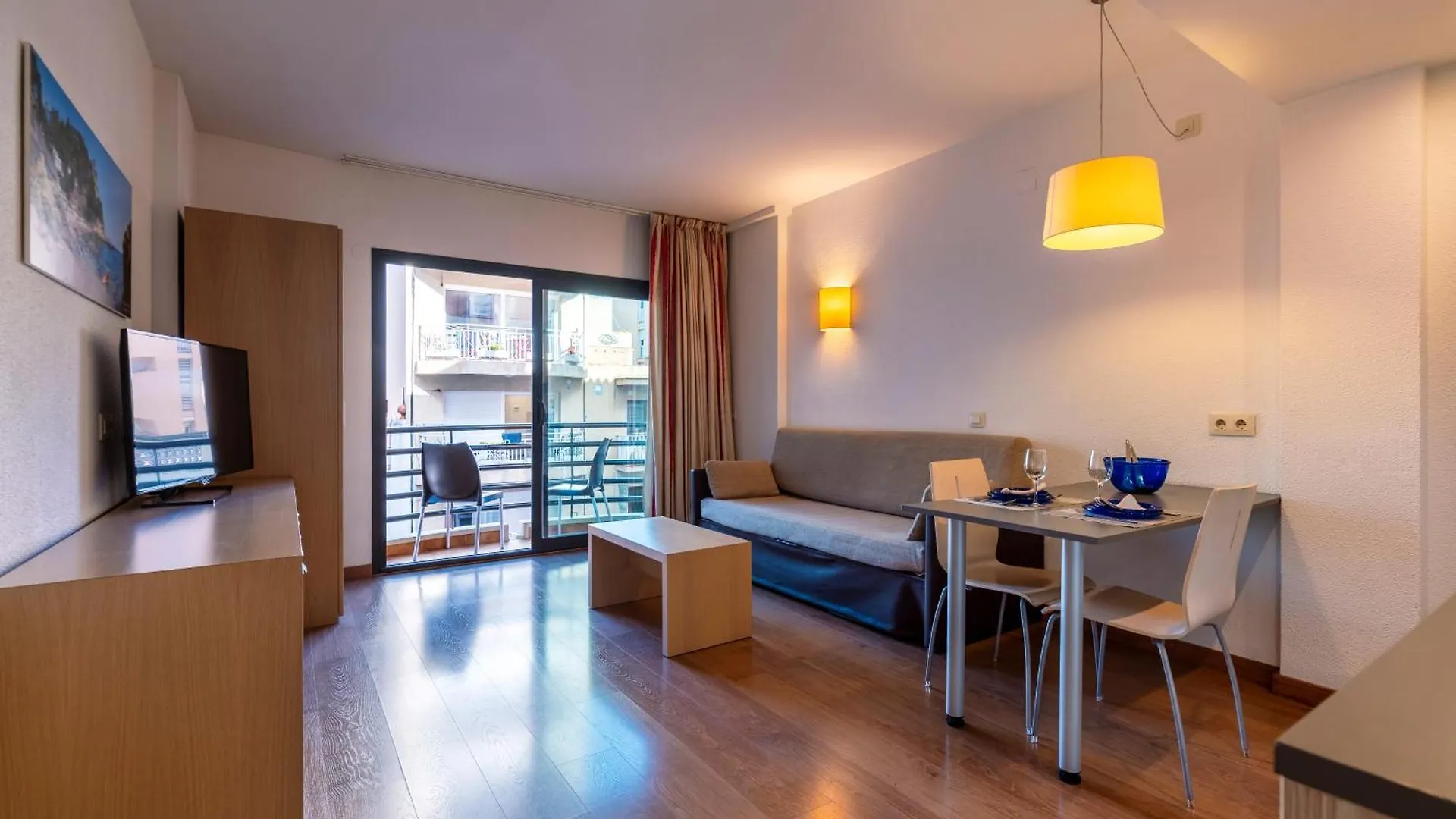 Almirall Apartaments Льорет-де-Мар 0*,  Испания