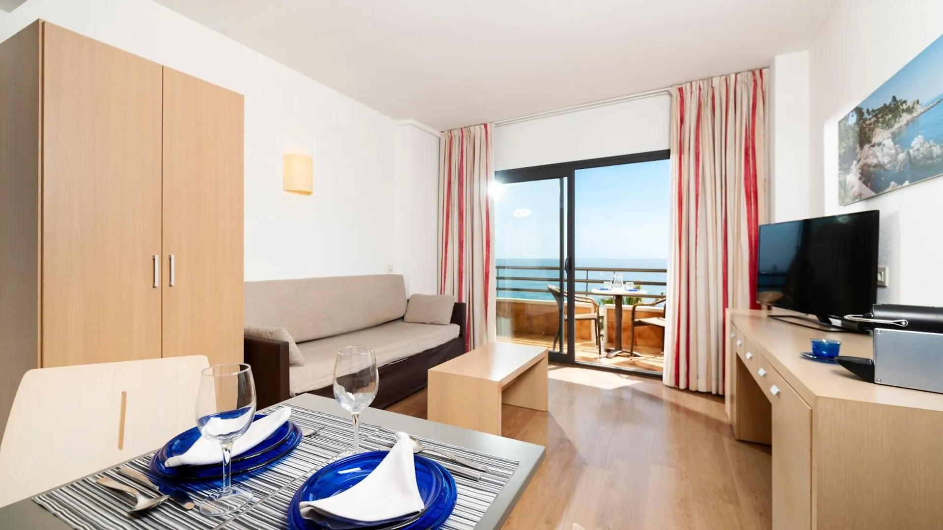 Апартаменты Almirall Apartaments Льорет-де-Мар