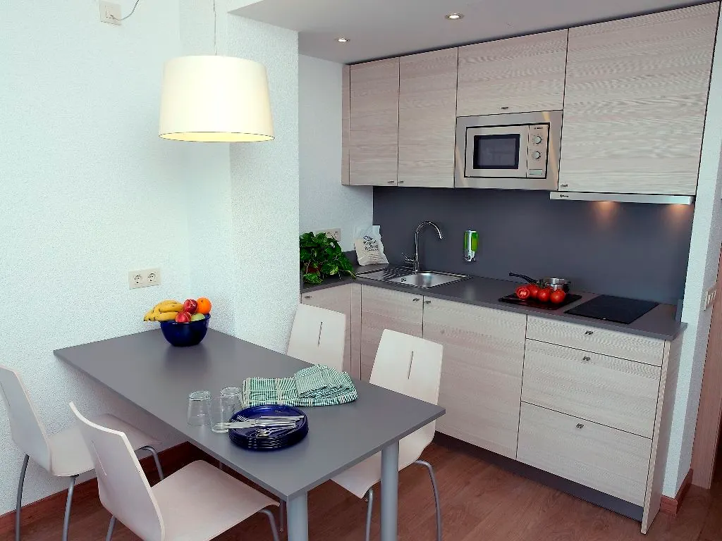 Almirall Apartaments Льорет-де-Мар